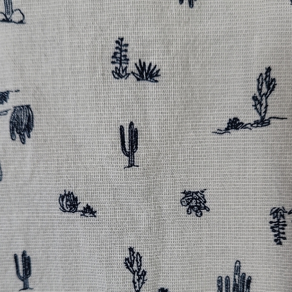 Old Navy Men Button Up Shirt Size L Slim Fit Short Sleeve Cactus Western Print - Picture 4 of 11